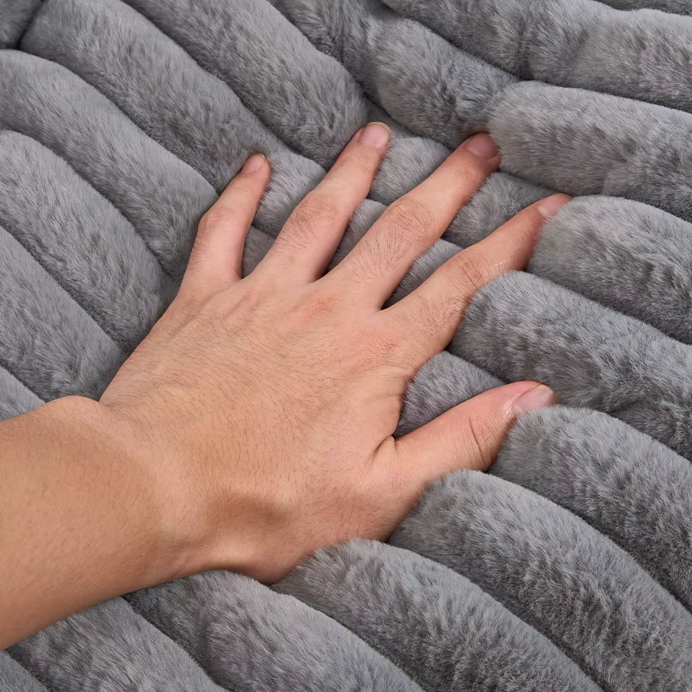 CloudPurr™ – Orthopedic Plush Sofa Bed for Cats & Dogs